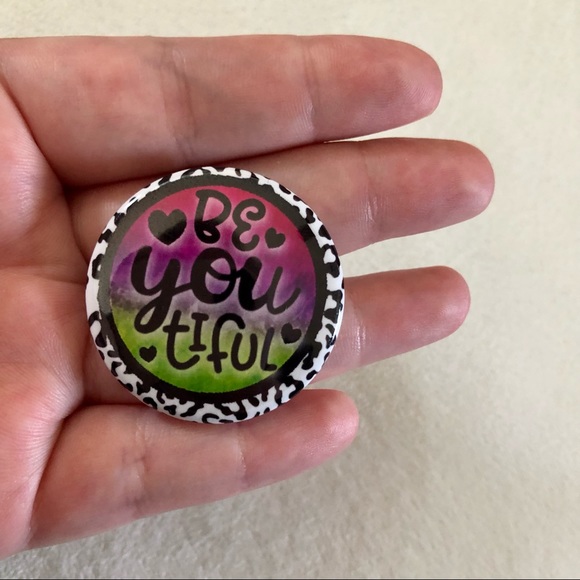 I.5 inch beyoutufil pin back button set of 3 - Picture 2 of 2